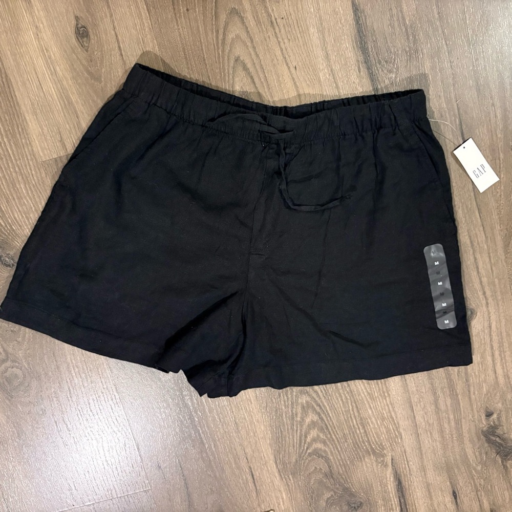 GAP Women's Classic Black Cargo Shorts